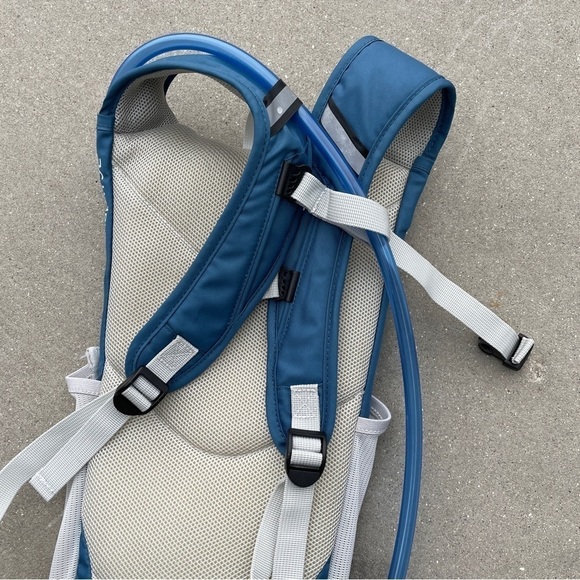 RIDGEWAY KELTY MONARCH 5L Hydration Pack, Blue & Grey 9200117 $50 MSRP EUC - Picture 4 of 6